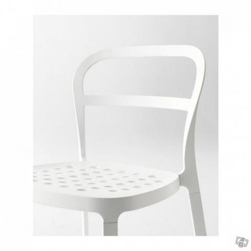 IKEA klädställ, skåp, stol, MAGiS papperskorg